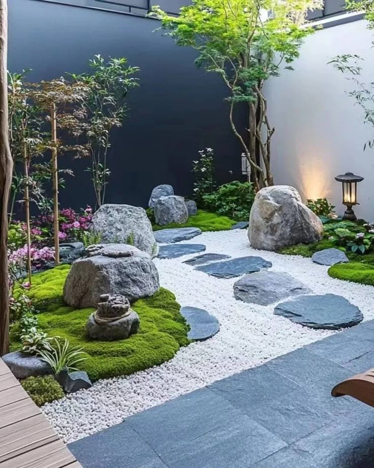 Thi công sân vườn không cần chăm sóc